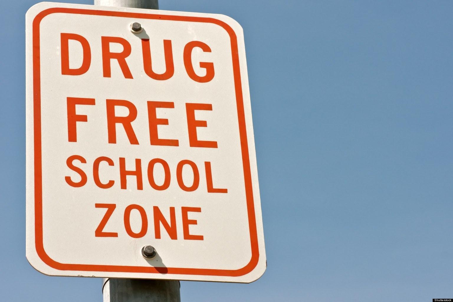 Image of a Drug Free School Zone sign