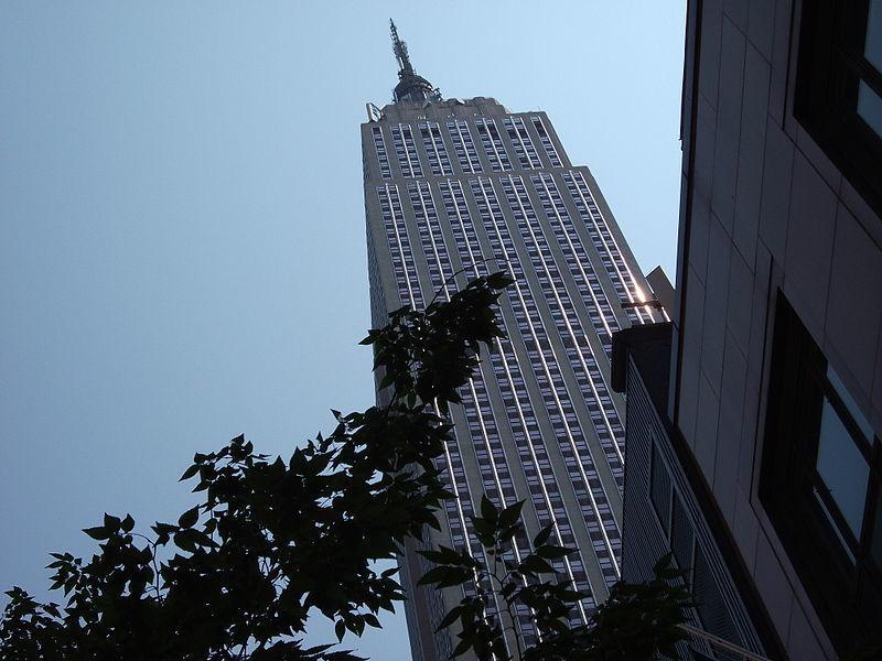 A view from the street of the Empire State Building. Image: Mouseymilkman via Wikimedia Commons
